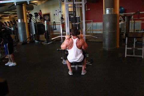 Finishing position of the Close-Grip Lat Pulldown